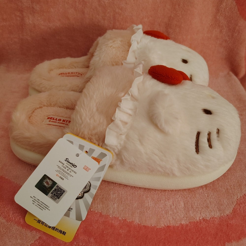EXCLUSIVE NEW RELEASE- Hello Kitty Officially Licensed Slippers - US Size 8-9 - Picture 5 of 9